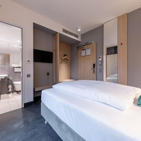 Serways Hotel Hoesel Ratingen Eksteriør bilde
