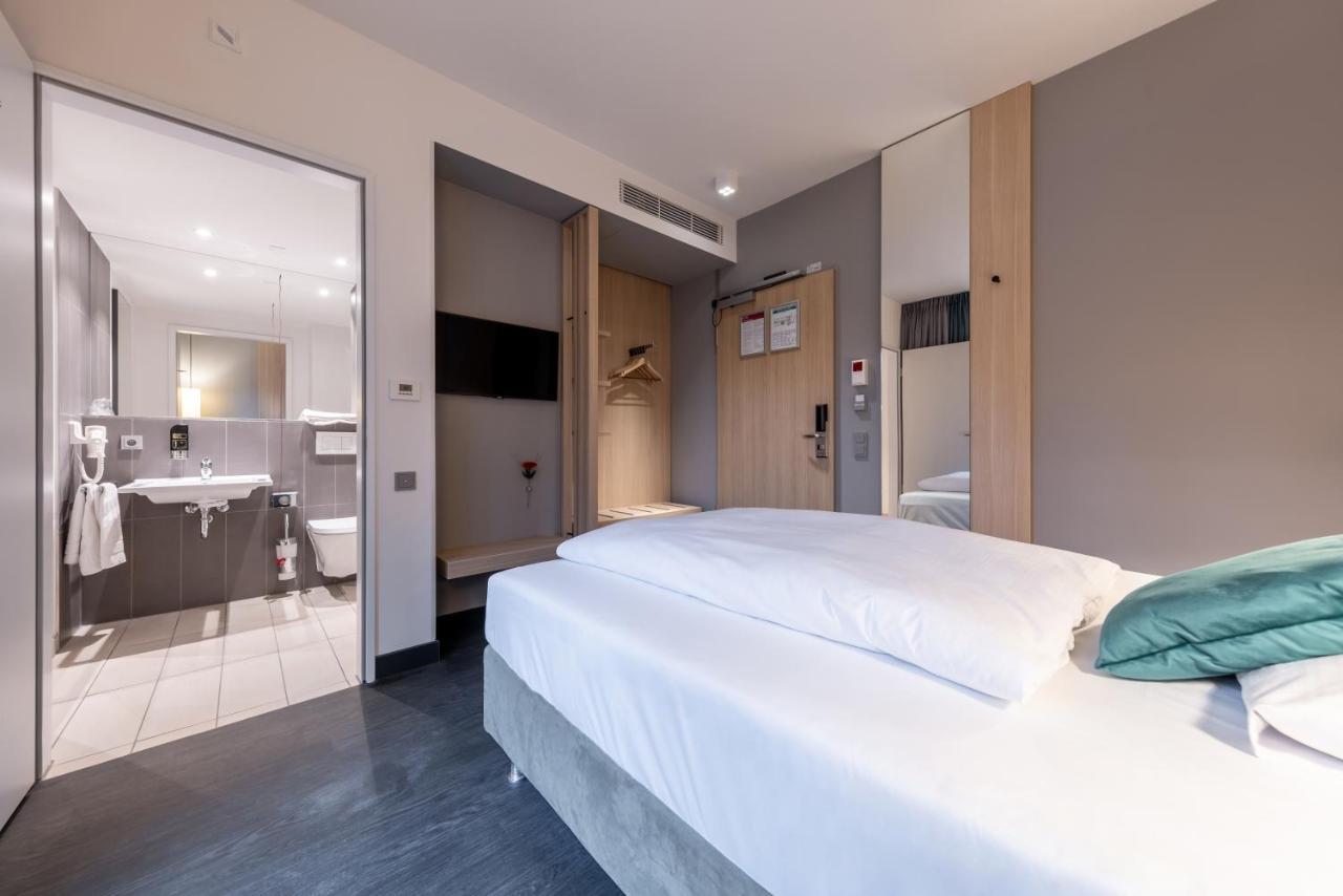Serways Hotel Hoesel Ratingen Eksteriør bilde